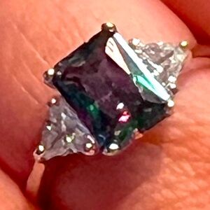 Women’s cubic zirconia ring size 6